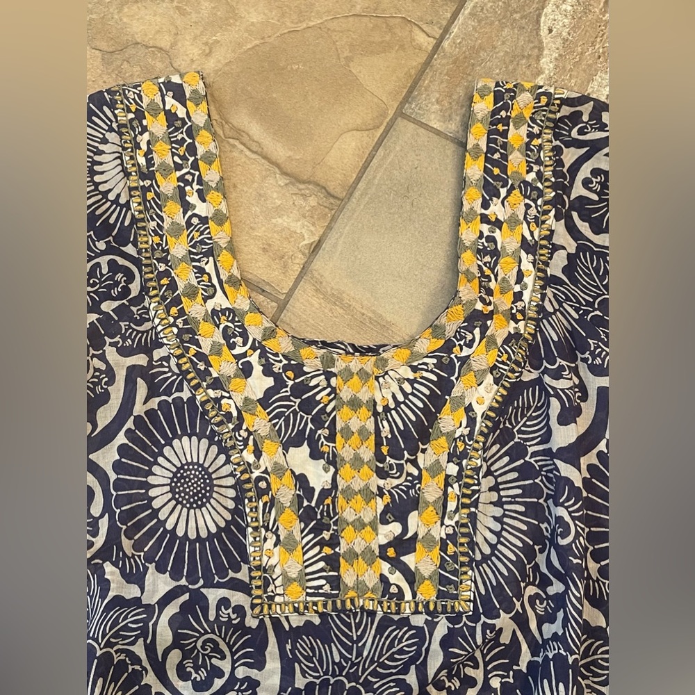 Hoss Bohemian embroidered sleeveless tunic size 38